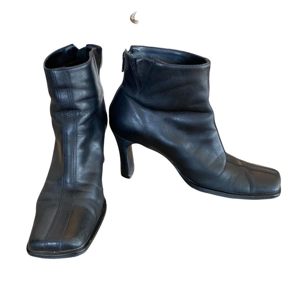 Hush puppies women’s black leather ankle boots heel zipper closure size 7M